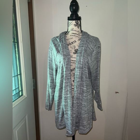 *5/$20* Grey Cardigan - Picture 1 of 3